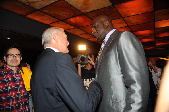 洛杉矶道奇队宣布将在球场右外野永久保留“大谷 50／50”标志，作为历史纪念