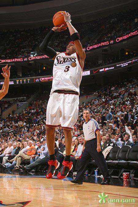 勇士惨败，库里缺阵两小将逆袭