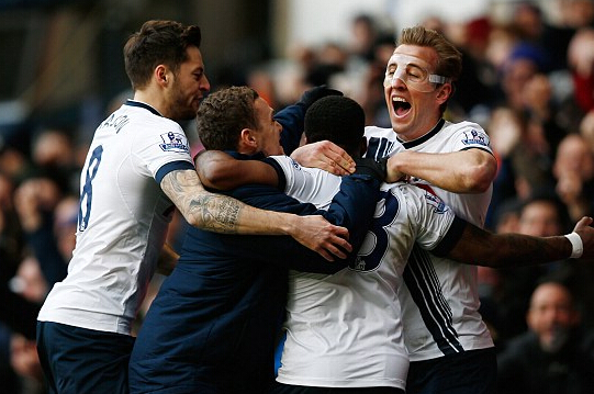 [图]补时阶段头球绝平 浙江队2-2战平上海海港