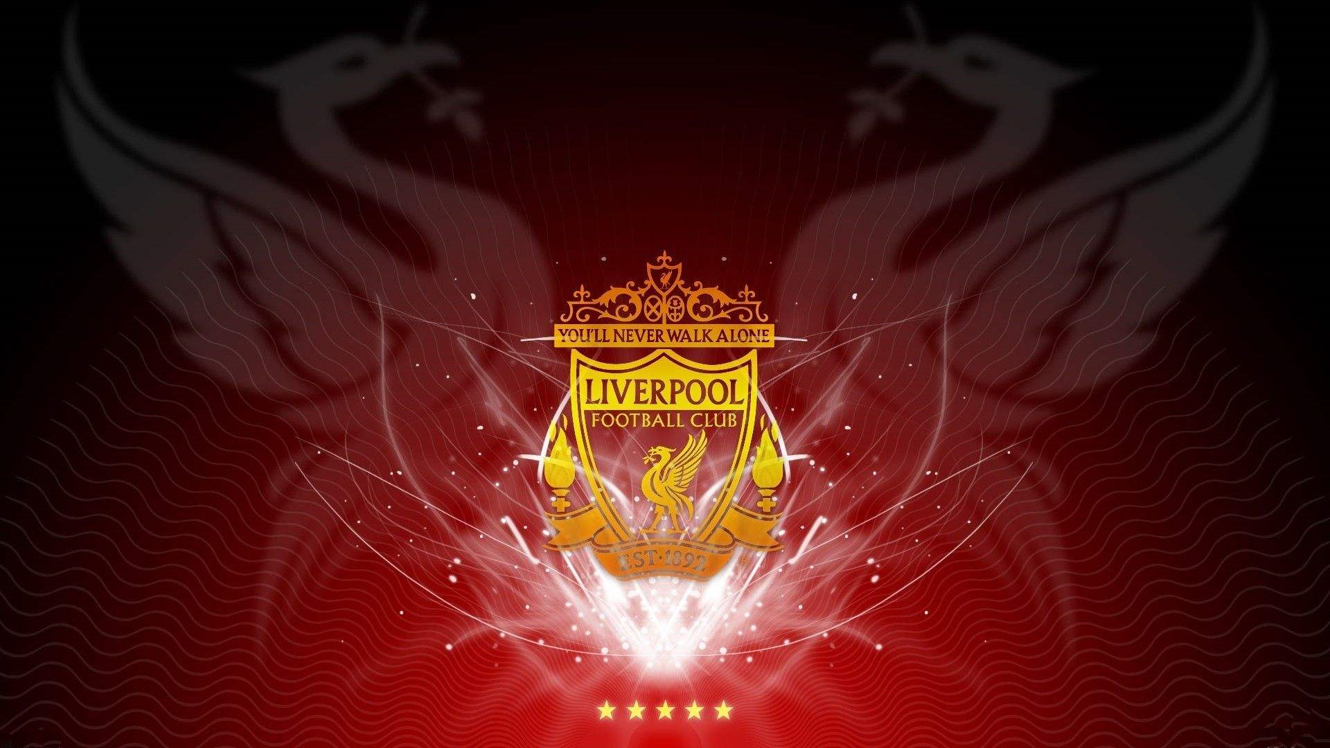 中场核心连续突破防守制造射门机会