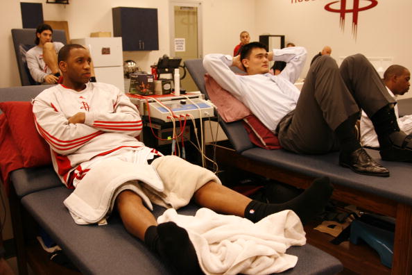 杜兰特怒砸更衣室背后的真相！火箭若不清理这三大毒瘤，崛起无望