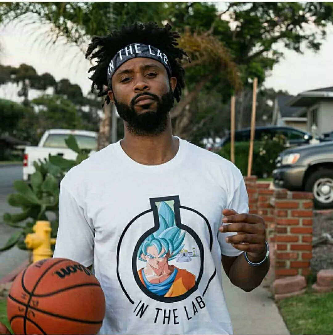 残特奥会游泳比赛现场，教练为何拿着绑着球的长杆，比赛中途还要敲击运动员？这背后是一份无声的默契