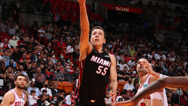 梅西2025年数据：54次出场造74球，随队首夺总冠军