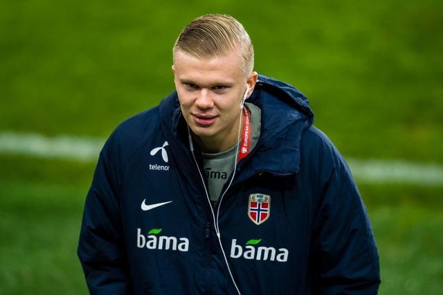 日本足协官方：铃木彩艳因伤缺席本月名单，野泽大志替补入选