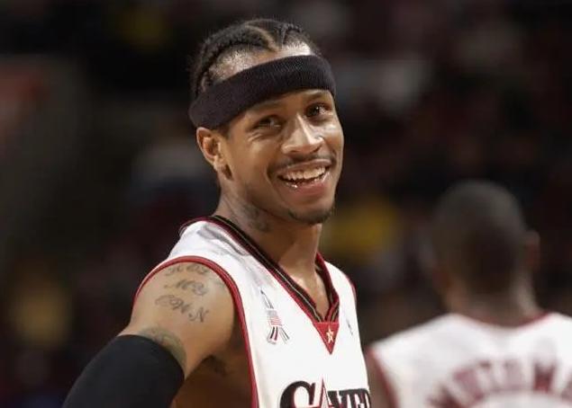 日本职棒：黑田博树重返广岛鲤鱼，引发广岛市万人空巷欢迎