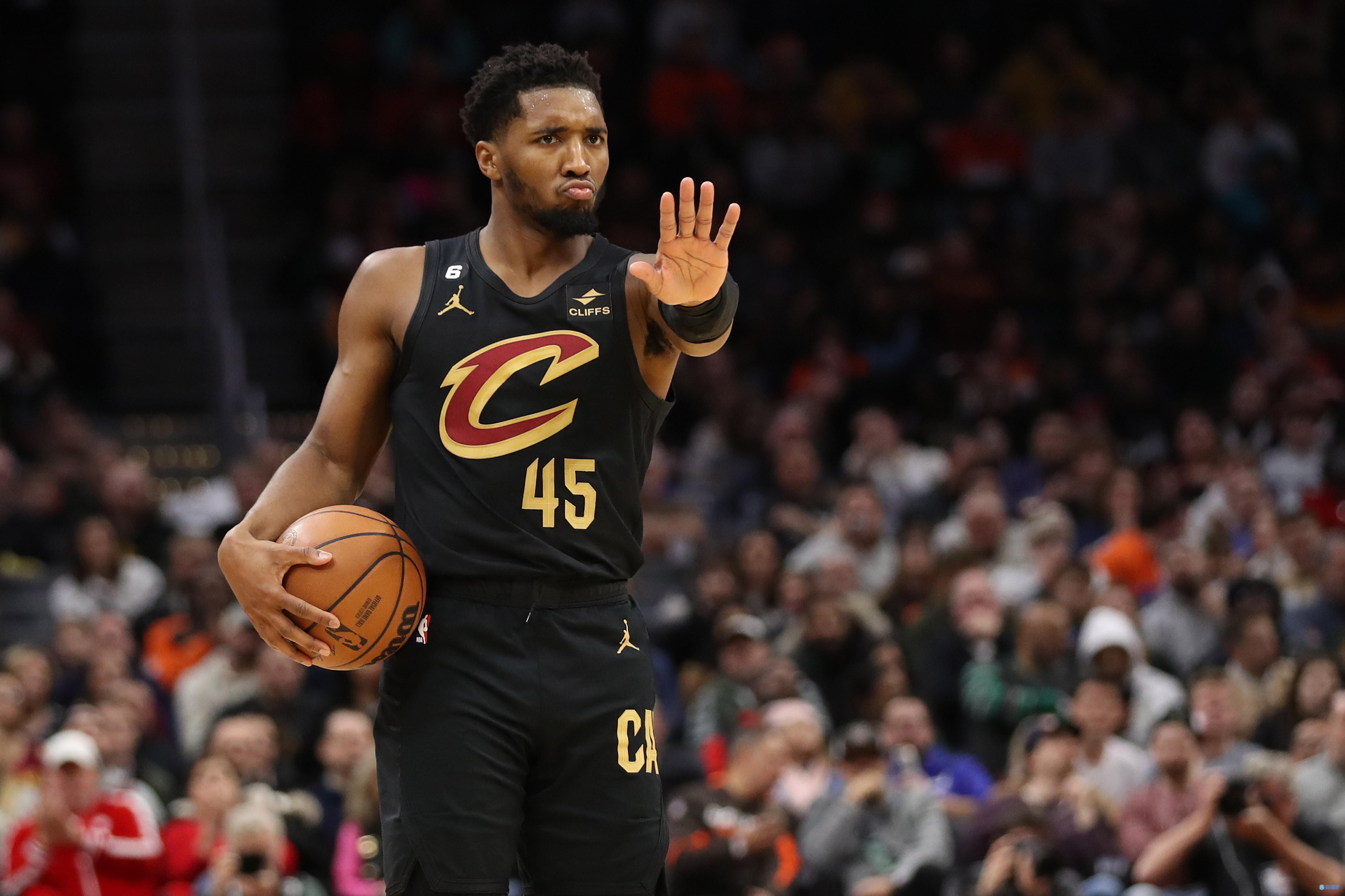 🚨 特伦特·亚历山大-阿诺德已回归有球训练。 来源：Madrid Zone