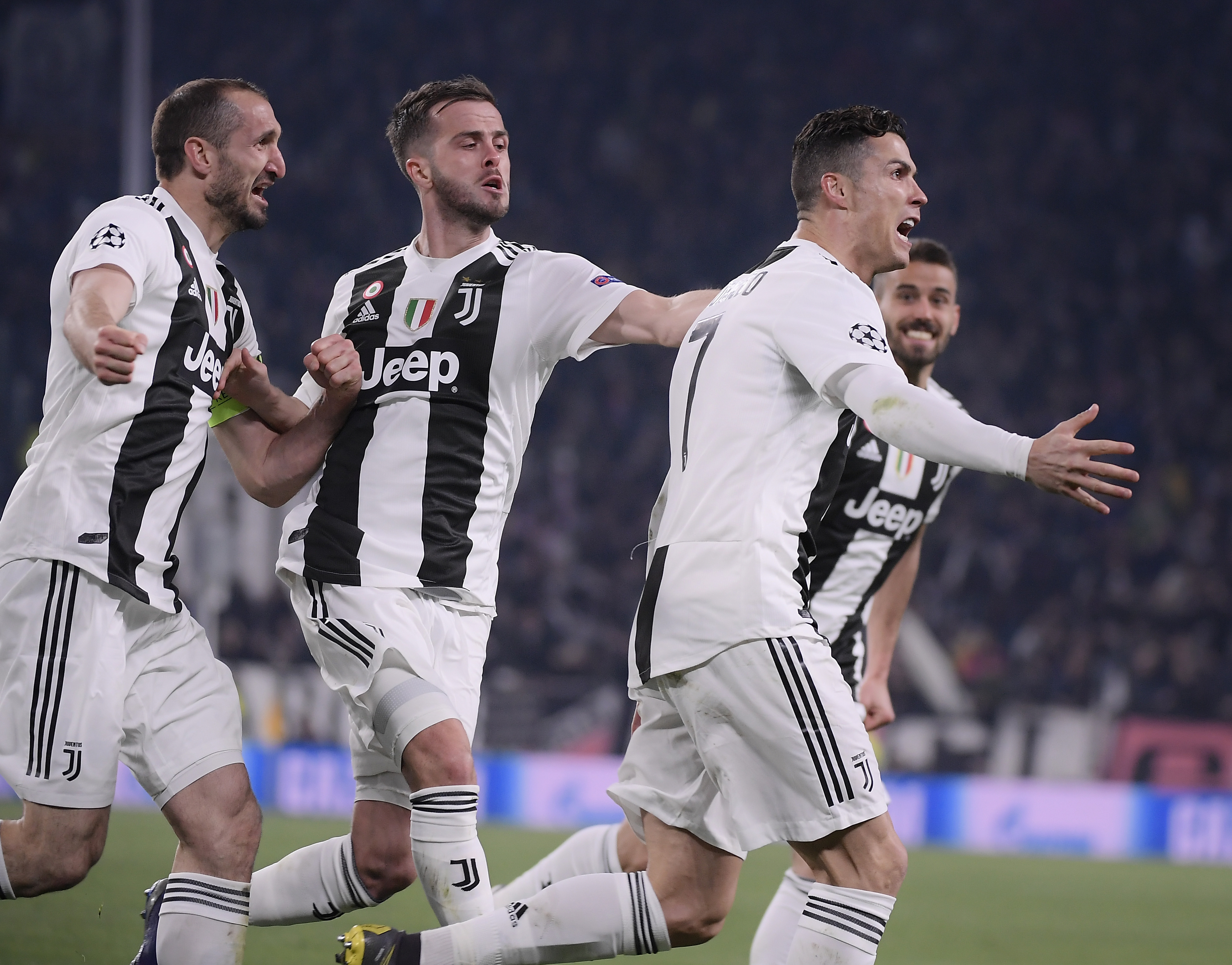 天空体育：谢什科没有重伤，预计最多缺席一个月